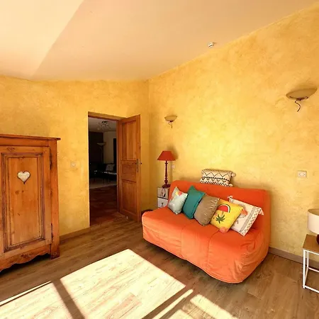 Vieux Moulin Avec Piscine Pour 7 Personnes Avec Piscine A *