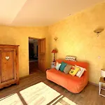 Vieux Moulin Avec Piscine Pour 7 Personnes Avec Piscine A *