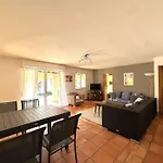 Vieux Moulin Avec Piscine Pour 7 Personnes Avec Piscine A Villa Hyeres