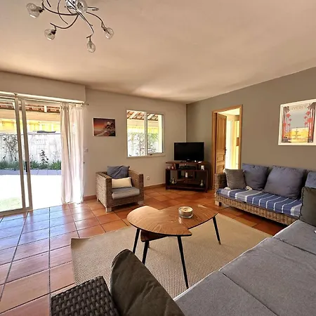 Villa Vieux Moulin Avec Piscine Pour 7 Personnes Avec Piscine A Hyeres