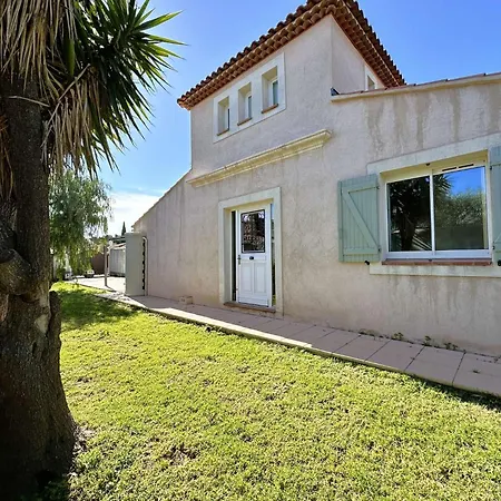 Vieux Moulin Avec Piscine Pour 7 Personnes Avec Piscine A *