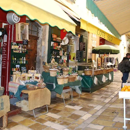 Vieux Moulin Avec Piscine Pour 7 Personnes Avec Piscine A *