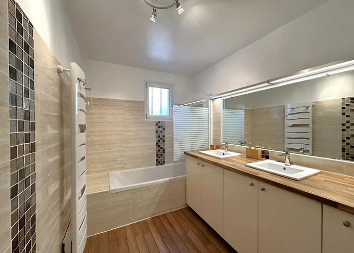 Viieux Moulin Avec Piscine Pour 7 Personnes Avec Piscine à *