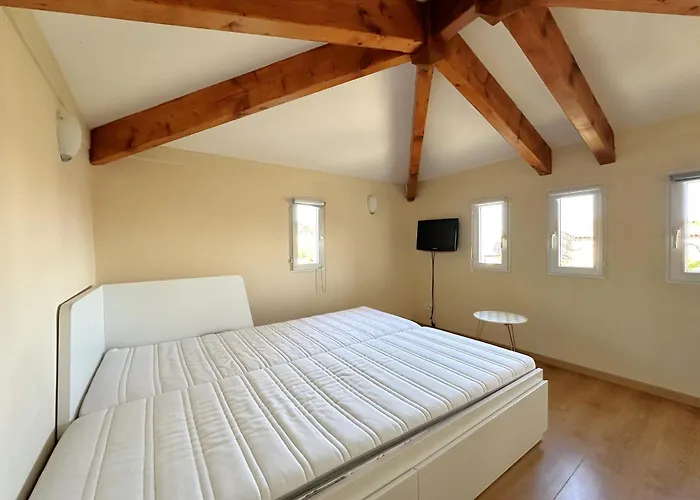 Villa Viieux Moulin Avec Piscine Pour 7 Personnes Avec Piscine à *